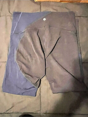 lululemon Nulu Colour Block High-Rise Crop 23" Leggings Blue & Black Size 8